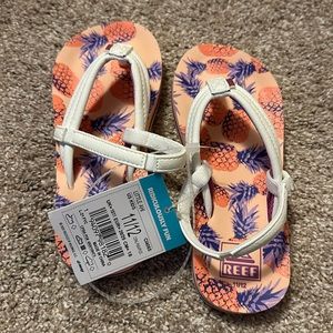 REEF Little Kids Ahi Flip Flop Sandals- Pineapples / Size 11/12